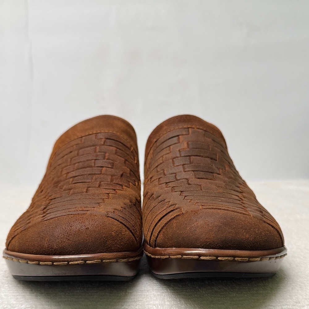 Born Yucatán Distressed Brown Clog Size 9 - Picture 8 of 14